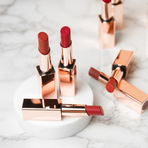 tips-memakai-lipstik-merah-untuk-makeup-natural