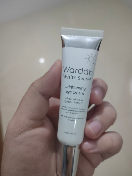 wardah brightening eye cream