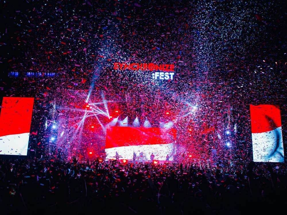 sederet-momen-reuni-musisi-di-synchronize-fest-2022