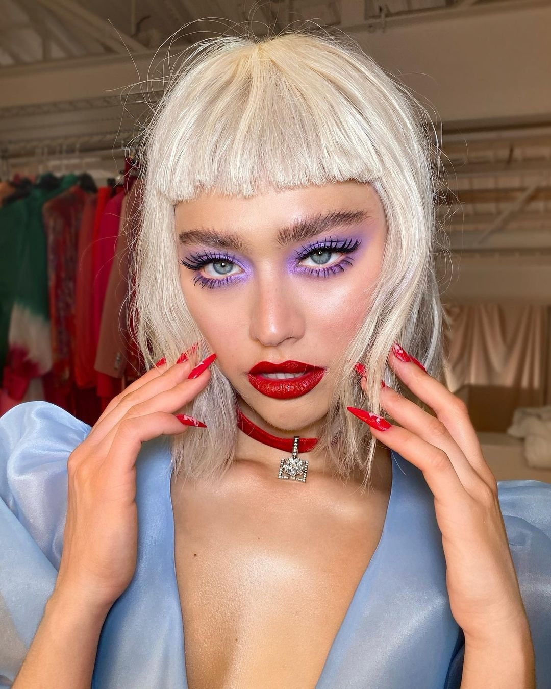 Panduan Memilih Makeup Warna Ungu Sesuai Skin Tone