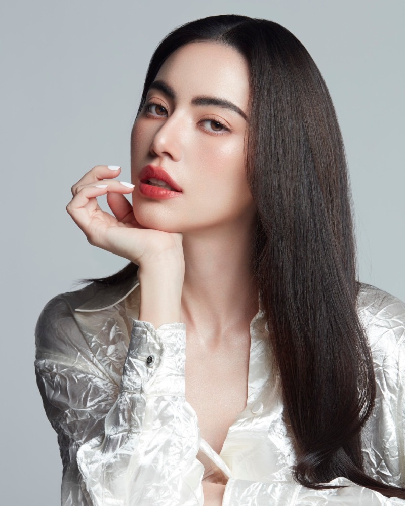 Pesona Davika Hoorne