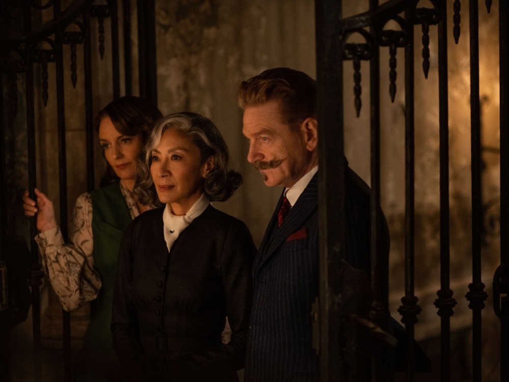 review-film-a-haunting-in-venice