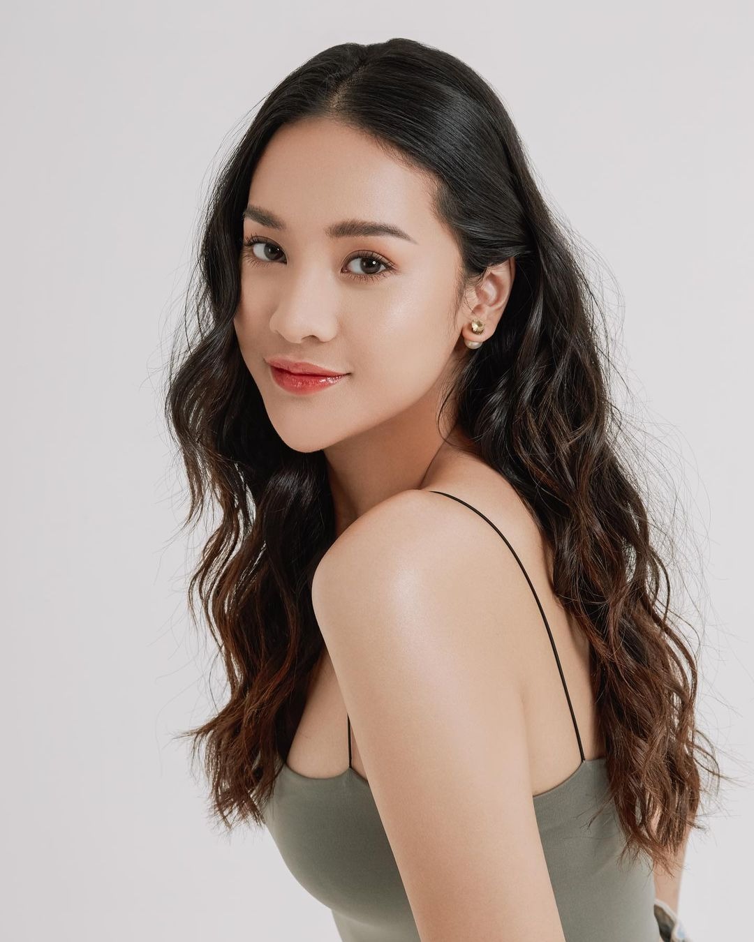 Pesona Kecantikan Anya Geraldine 