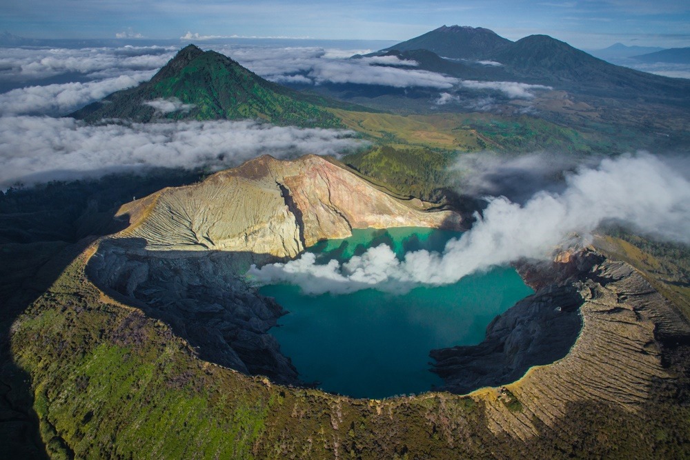 Rekomendasi Destinasi Wisata Kawah di Indonesia dengan