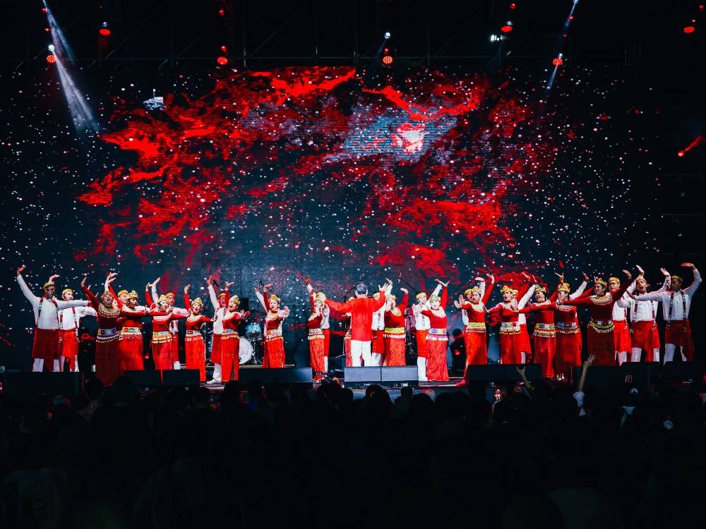 sederet-momen-reuni-musisi-di-synchronize-fest-2022