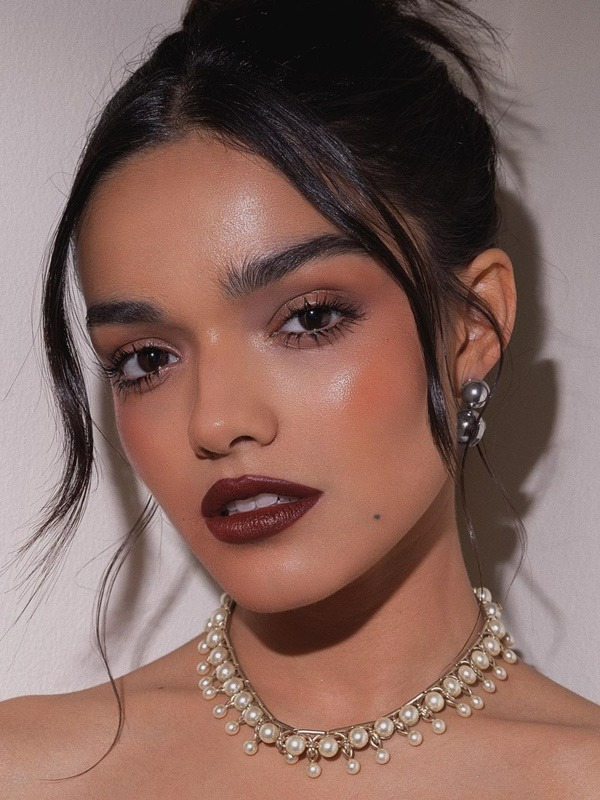 10-makeup-look-rachel-zegler-pemeran-film-snow-white