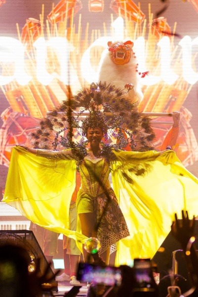 inspirasi-batik-dan-kebaya-ala-yura-yunita