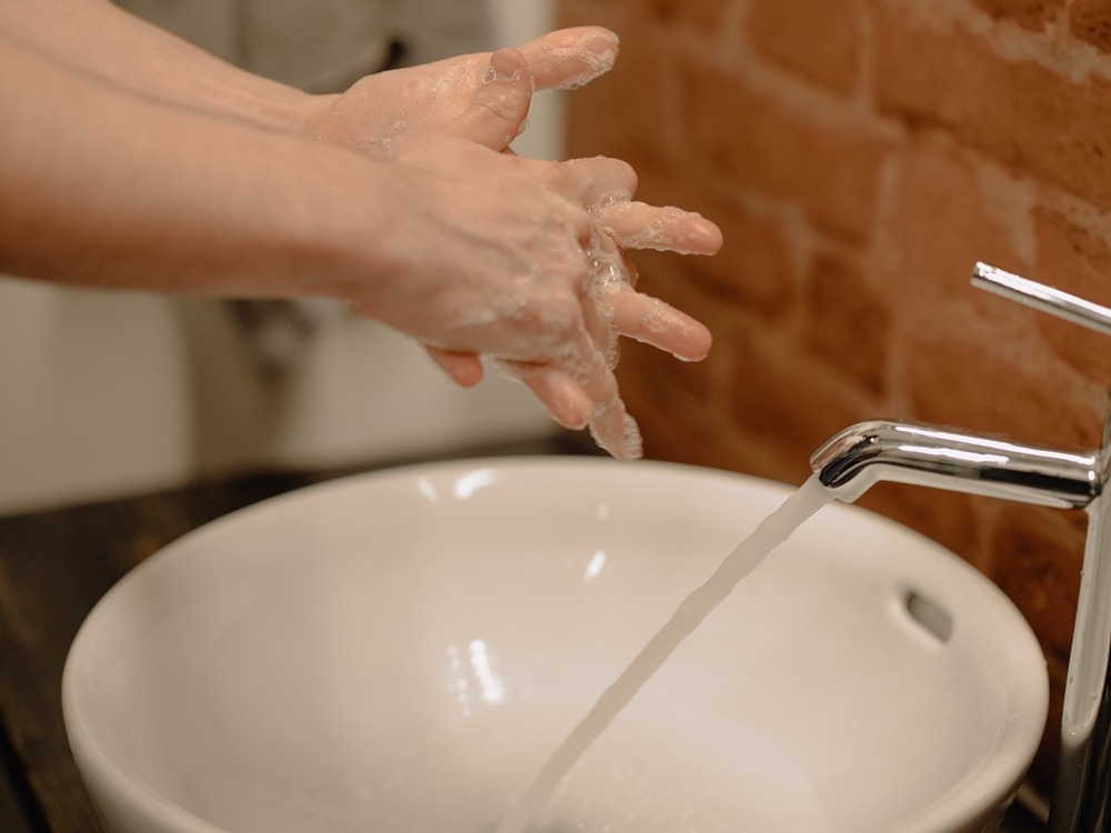 menggunakan produk derma angel