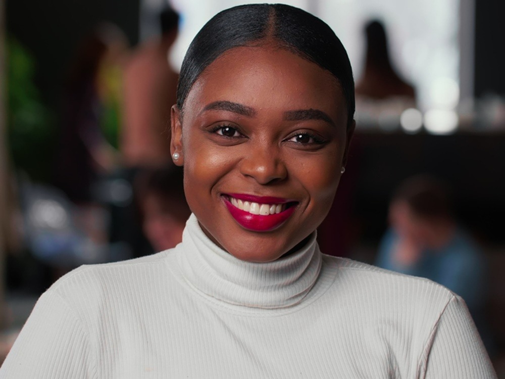 warna-lipstik-merah-yang-sesuai-skin-tone