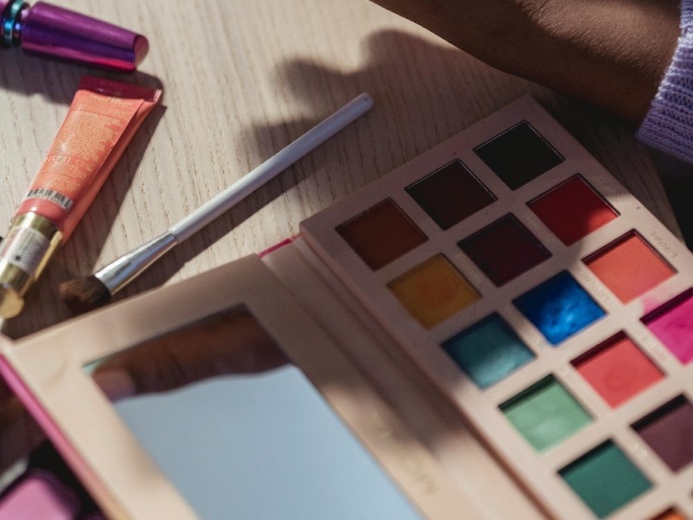 Makeup Bertekstur Powder juga Bisa Jamuran, yuk Cegah dengan Tips