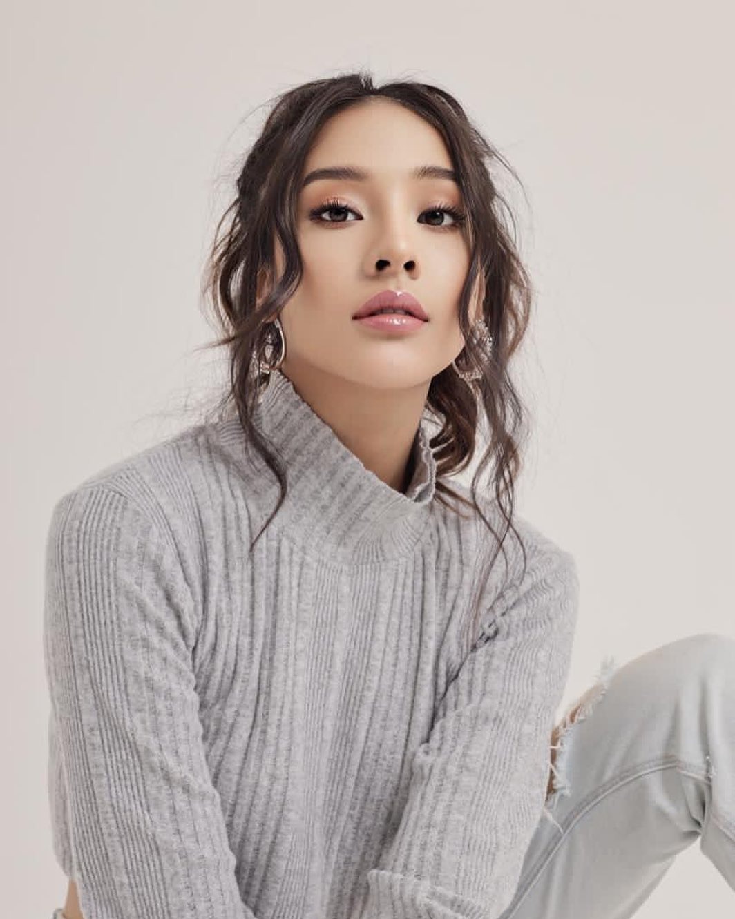 Pesona Kecantikan Anya Geraldine 