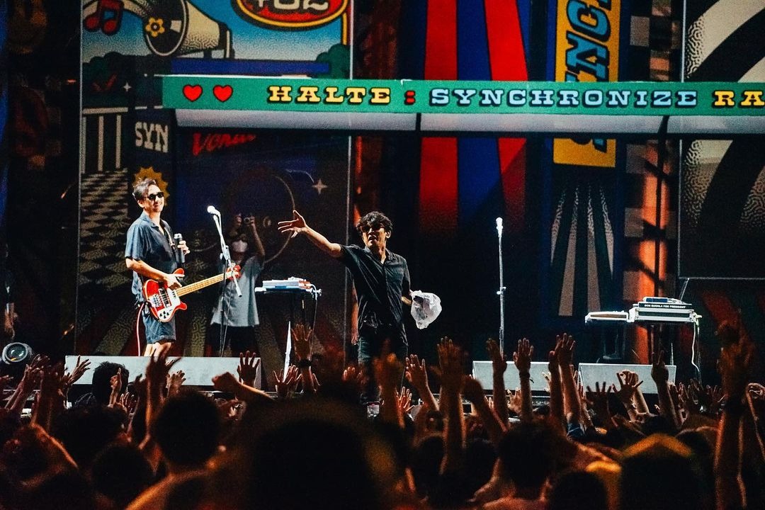 sederet-momen-reuni-musisi-di-synchronize-fest-2022