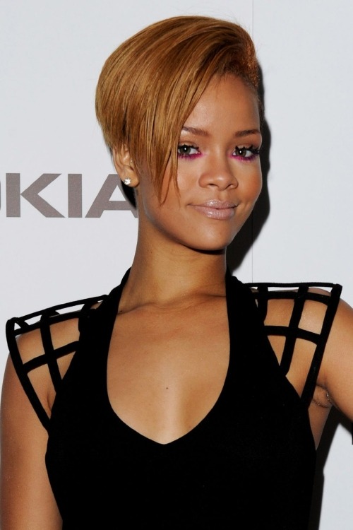 Style Rambut Rihanna Ganti Gaya Rambut Tiap Tahun, ini Transformasi Penampilan Rihanna yang ...