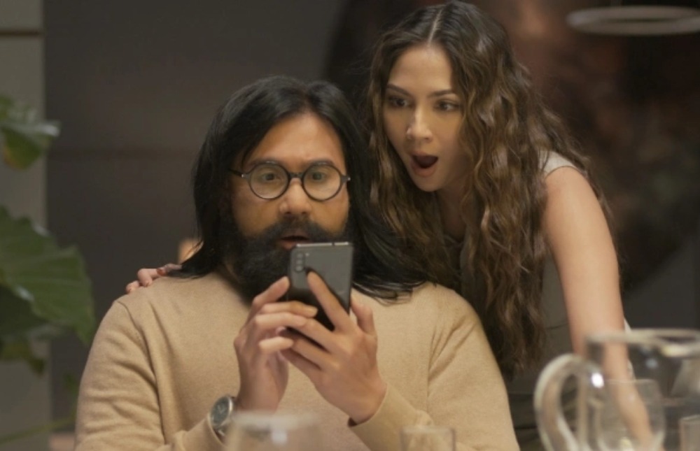 Review Film Perfect Stranger