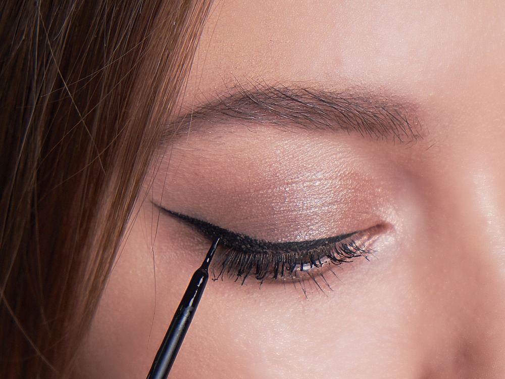 Tips Menggunakan Concealer untuk Mendapatkan Bentuk Alis yang Sempurna ...