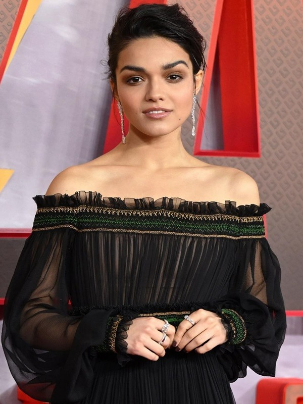 10-makeup-look-rachel-zagler-pemeran-film-snow-white