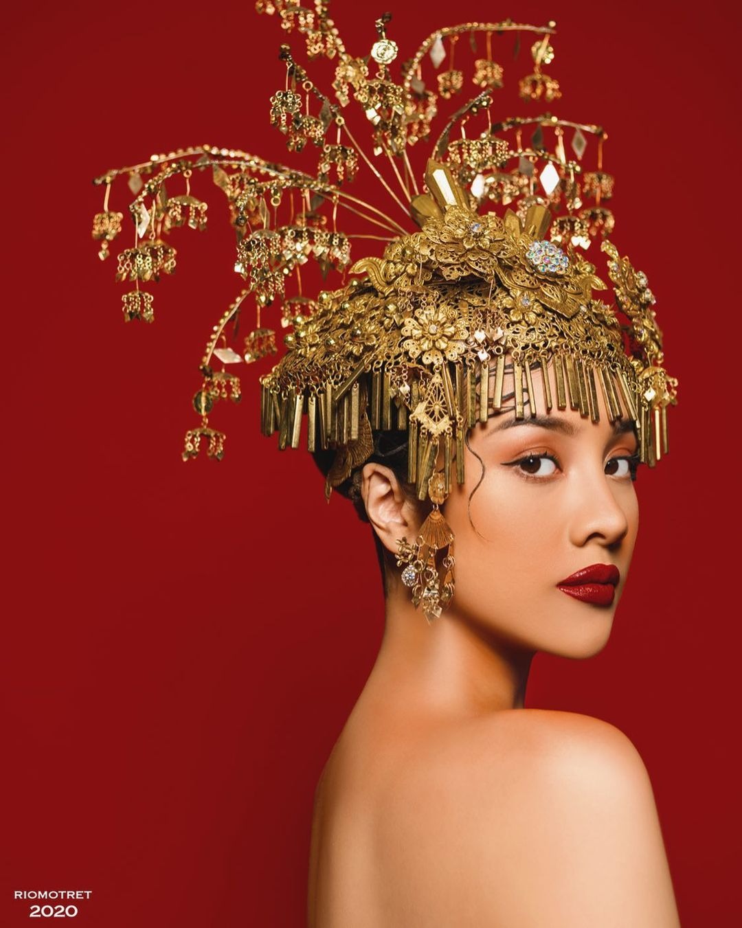 Pesona Kecantikan Anya Geraldine 