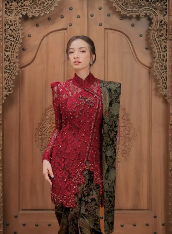 Tampil Elegan dengan Rekomendasi Kebaya Janggan dari Brand Lokal ini