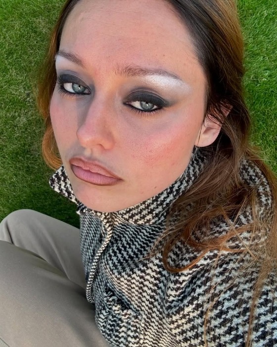 15 Inspirasi Makeup Mata MUA Emily Wood yang Berani dan Memukau