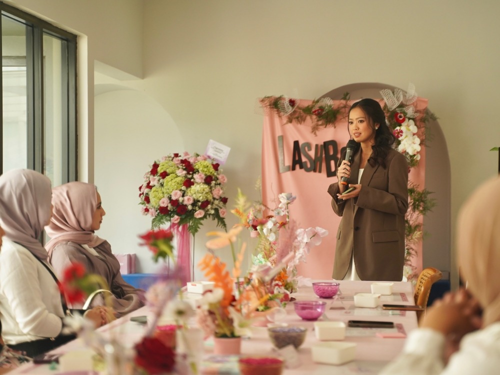 Terjual Lebih dari 500 Ribu Botol, Kenalan dengan Serum Bulu Mata