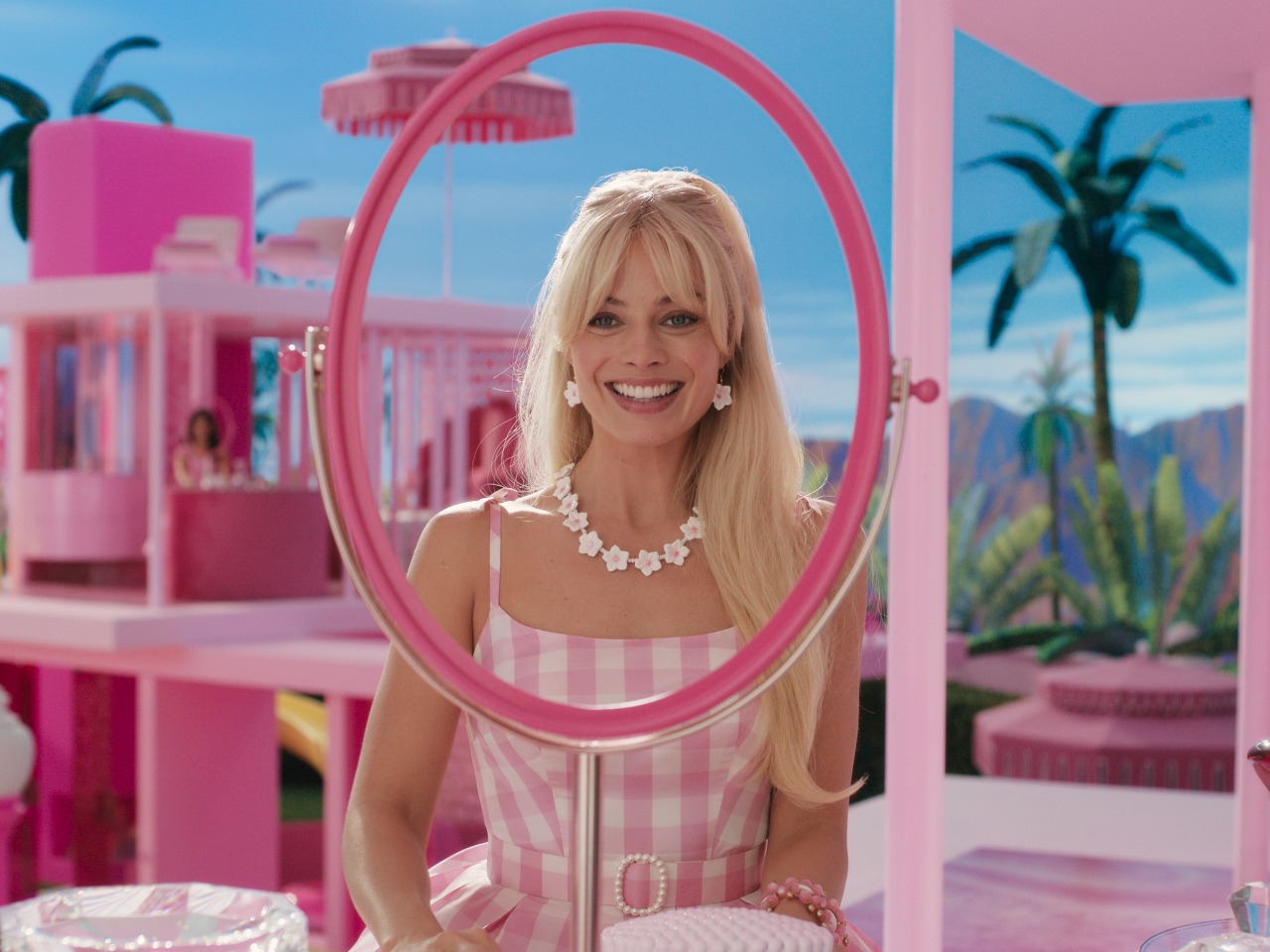 Review Film: ‘Barbie’, Dari Sekadar Boneka Barbie Stereotipikal Jadi