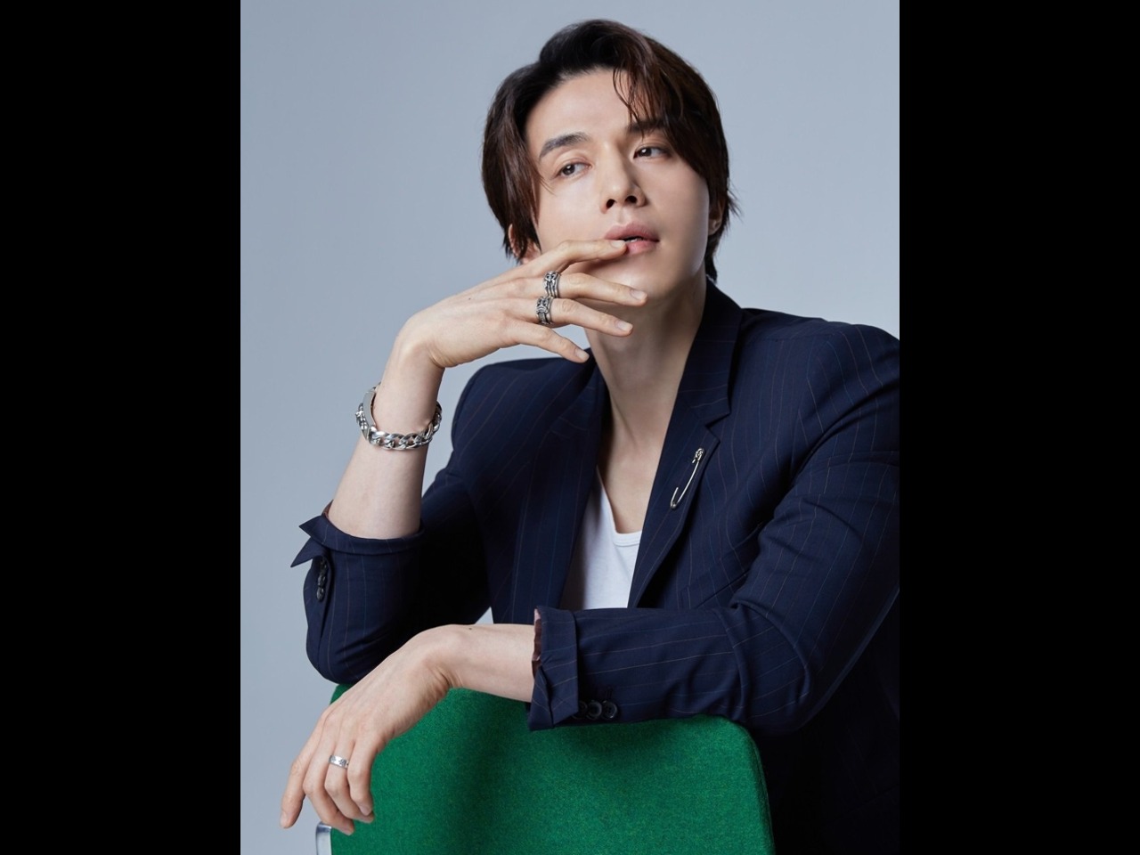 Dikenal Awet Muda, ini Berbagai Potret Lee Dong-wook yang Bikin Gagal