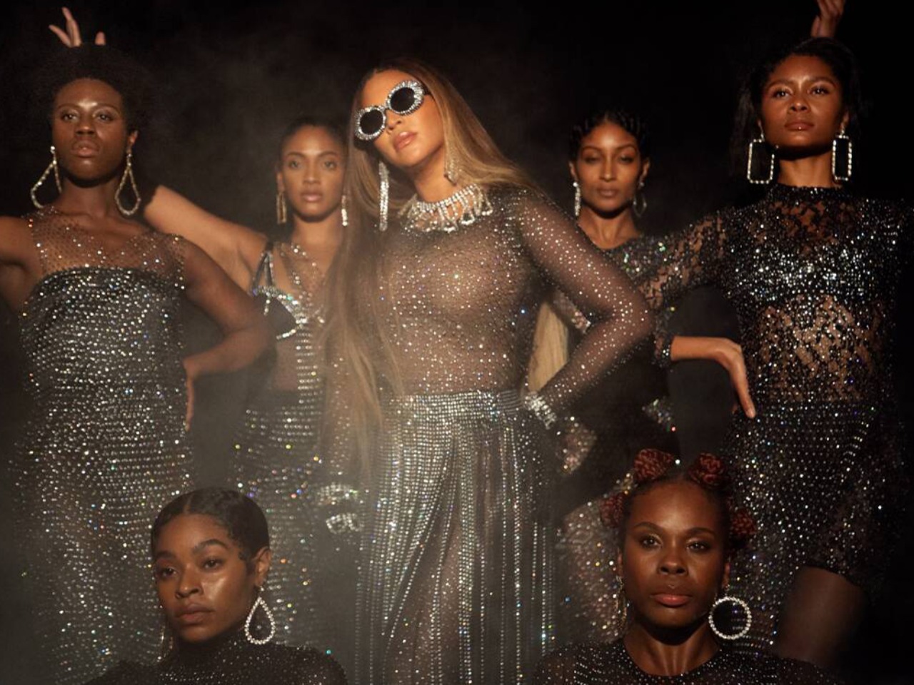 Menilik Parade Busana Beyonce dalam 'Black Is King' yang Mengandung ...