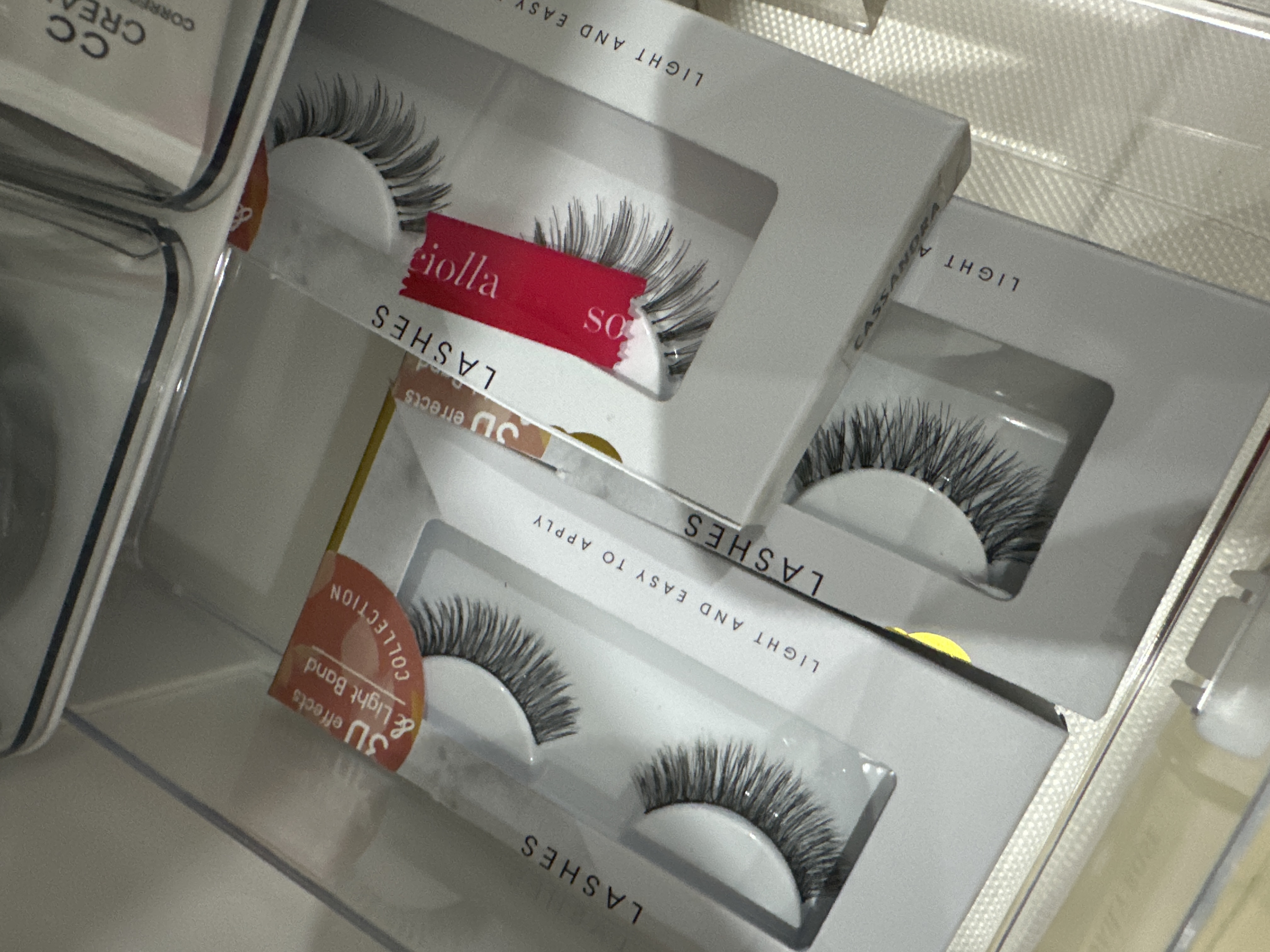 Loreca Cassandra - Classic Collection - Review SOCO by Sociolla