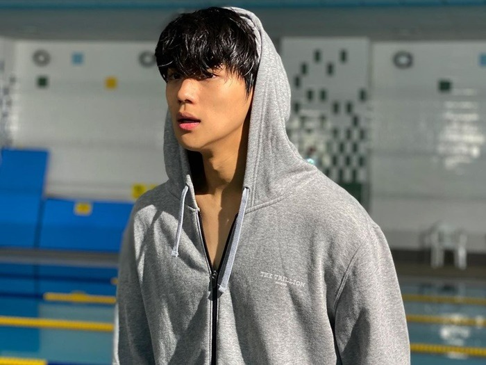 moon-sang-min-pemeran-pangeran-agung-seongnam-drama-under-the-queens-umbrella