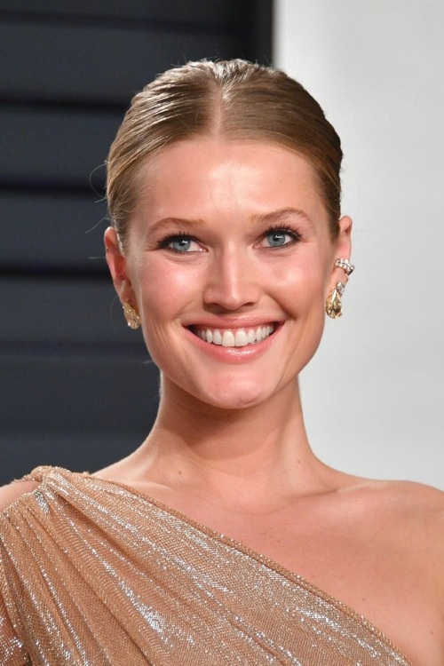 Seleb yang Dikabarkan Pernah Menjalin Hubungan dengan Leonardo DiCaprio