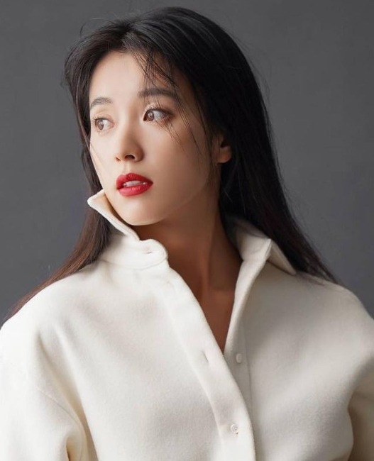 Pesona Kecantikan Han Hyo-joo
