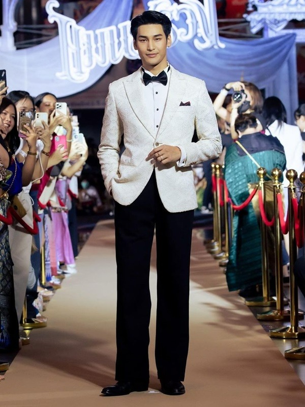 10-potret-menawan-aktor-thailand-apo-nattawin