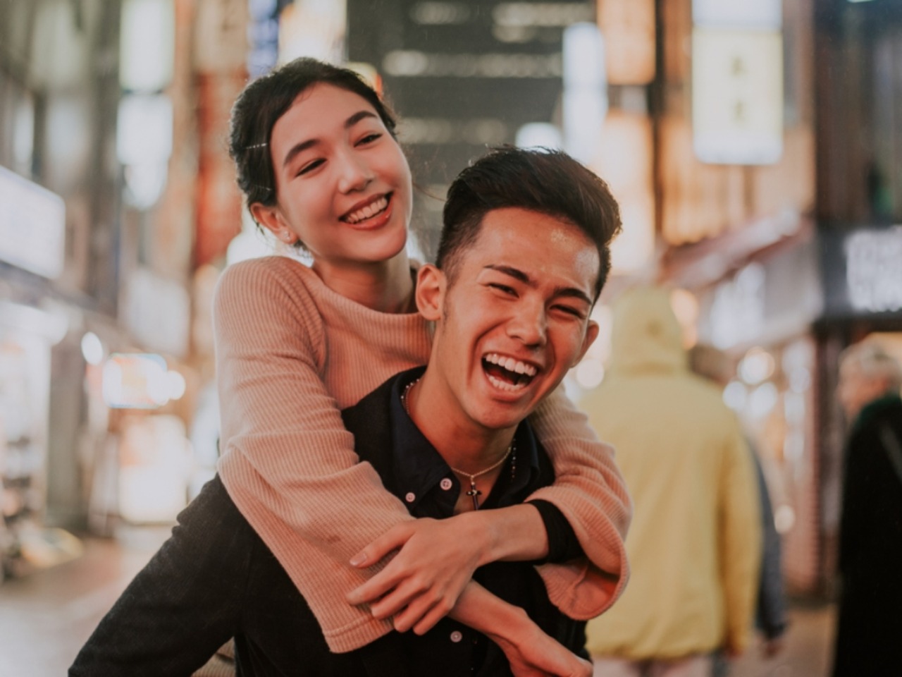 Deretan Alasan Mengapa Punya Pacar Introvert Dapat Mendukung Kedewasaan Hub...