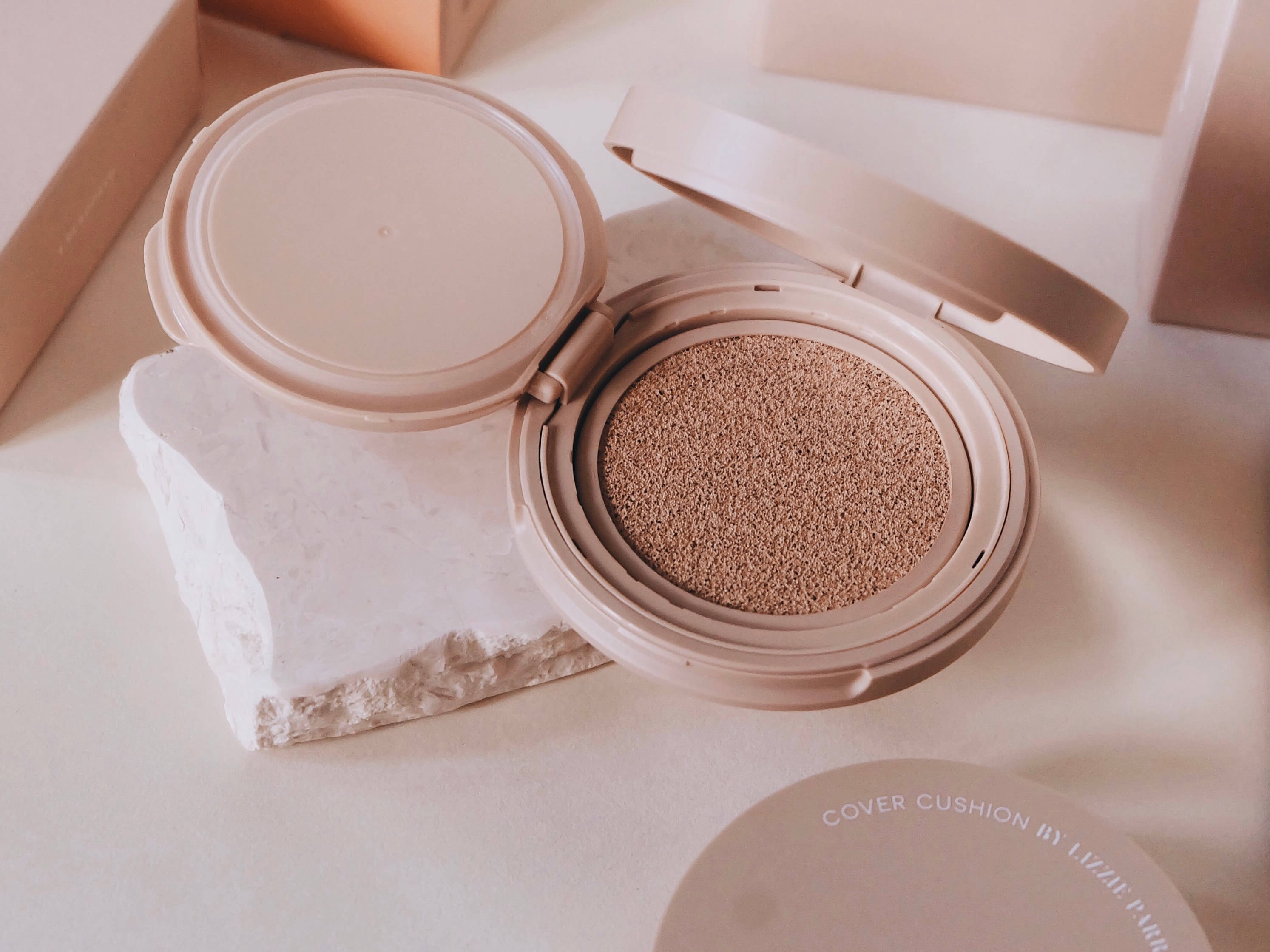 Review BLP Cover Cushion, Cushion Lokal yang Longlasting dan Full Coverage Beauty Journal