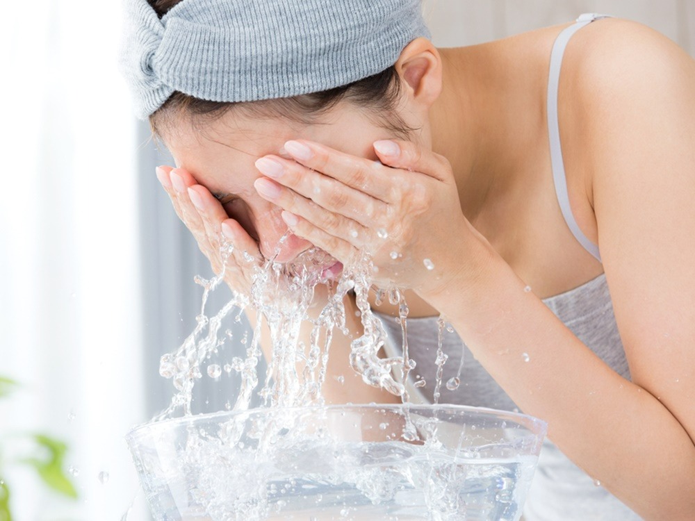 Cara Mencegah Kulit Menjadi Terlalu Minyak Waktu Tengah Hari