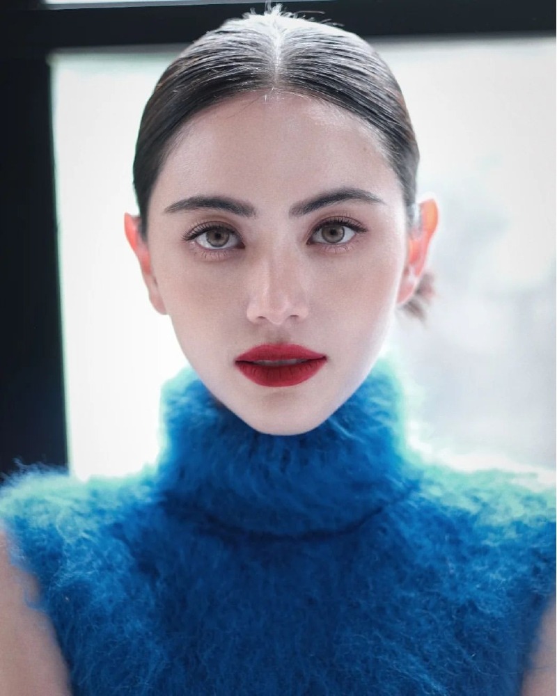 Pesona Davika Hoorne
