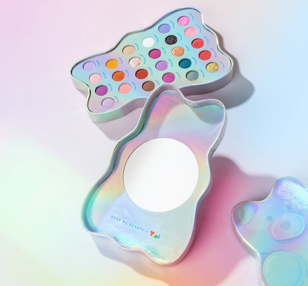 Dear Me Beauty x Yupi Baby Bears Eyeshadow Palette, Rayakan Manisnya