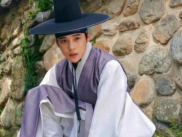 moon-sang-min-pemeran-pangeran-agung-seongnam-drama-under-the-queens-umbrella