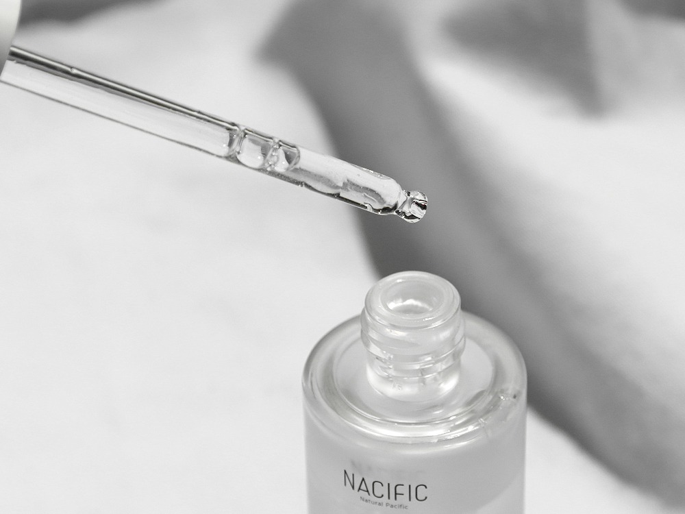 kandungan nacific whitening essence