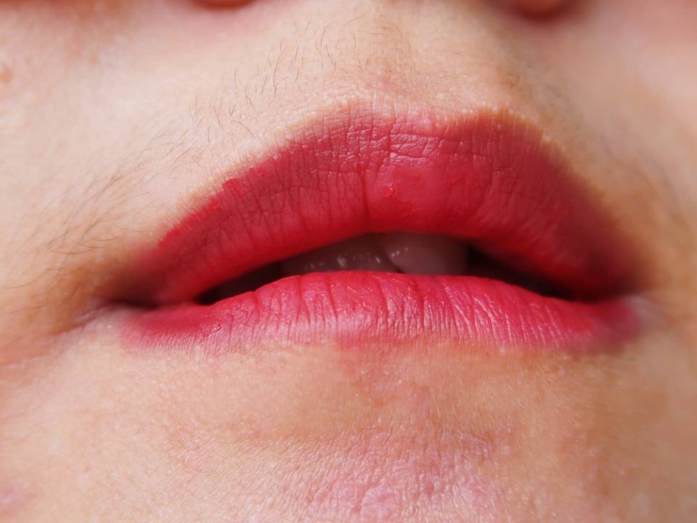 review-mop-my-lips-but-prettier-silk-tint