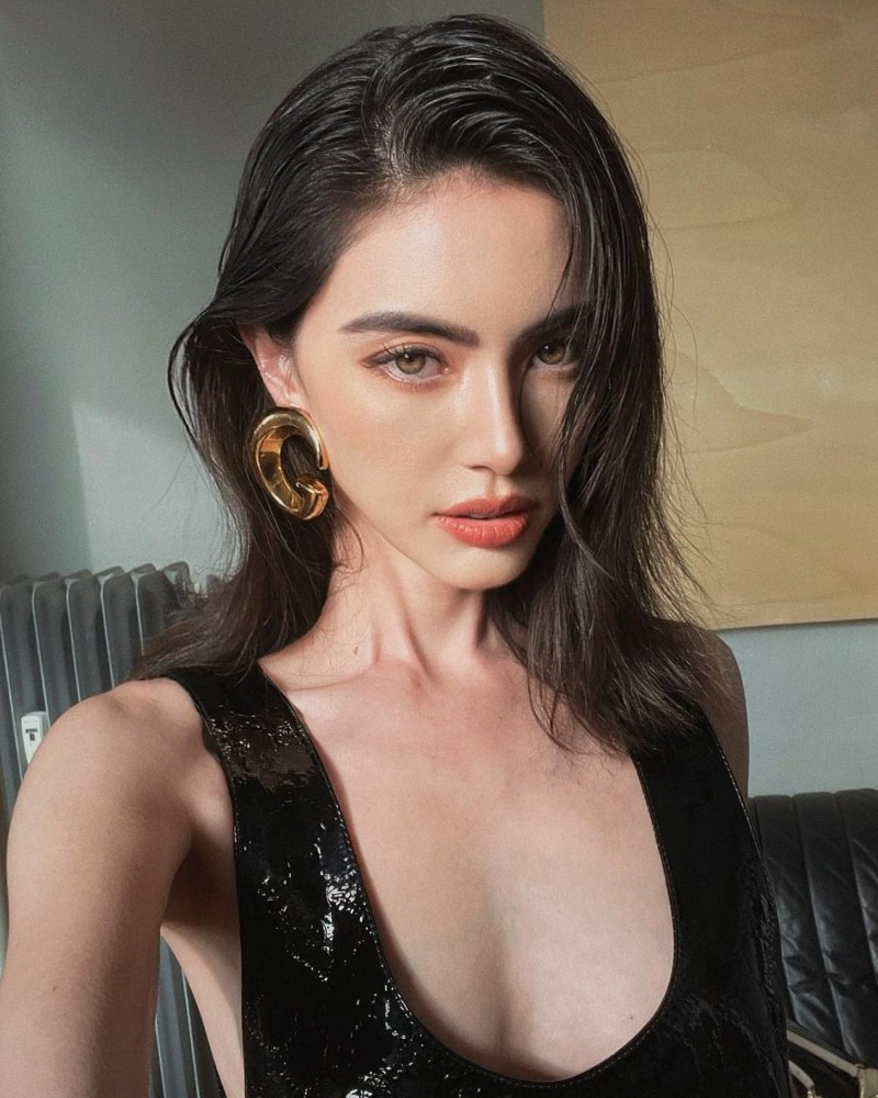 Pesona Davika Hoorne