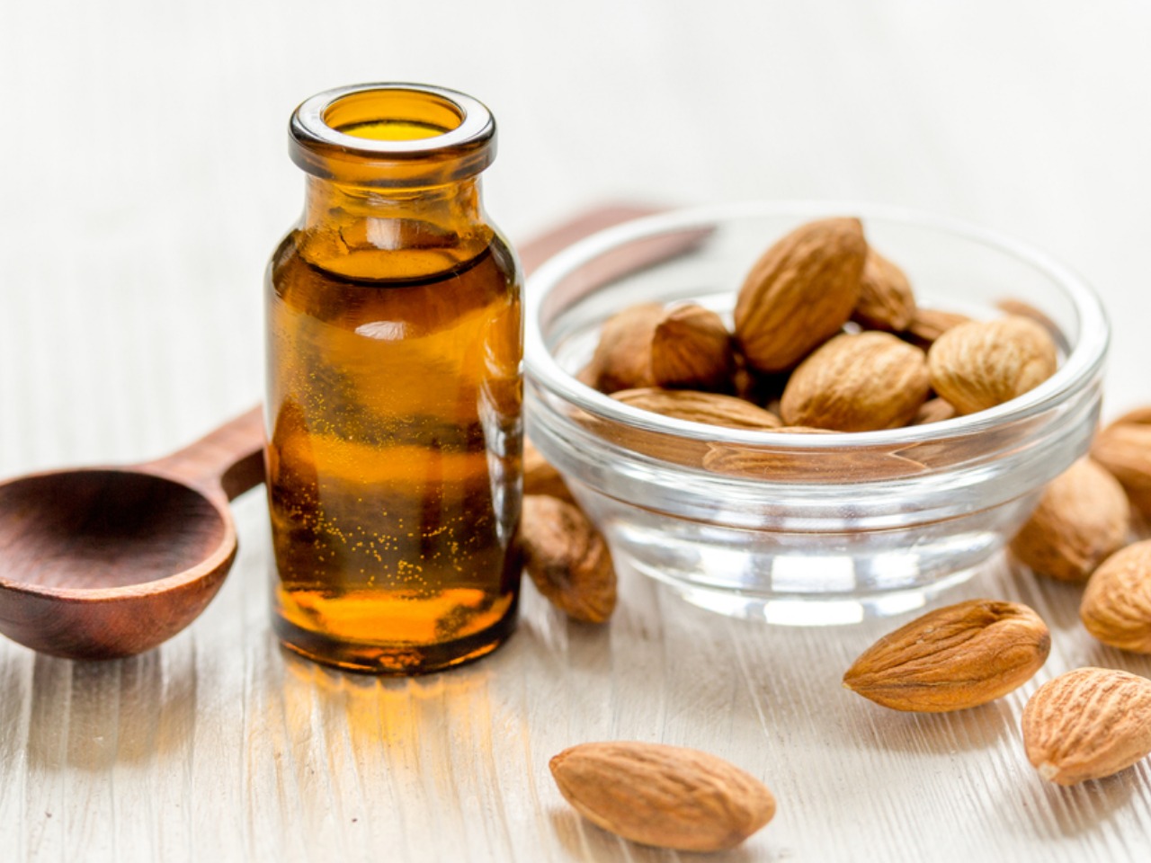 Berkenalan Dengan Mandelic Acid Jenis Aha Yang Menyimpan Segudang Manfaat Baik Untuk Kulit Beauty Journal