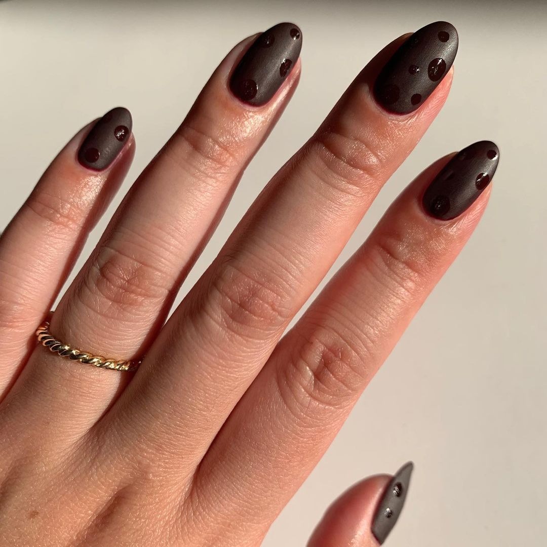 nail art bernuansa hitam