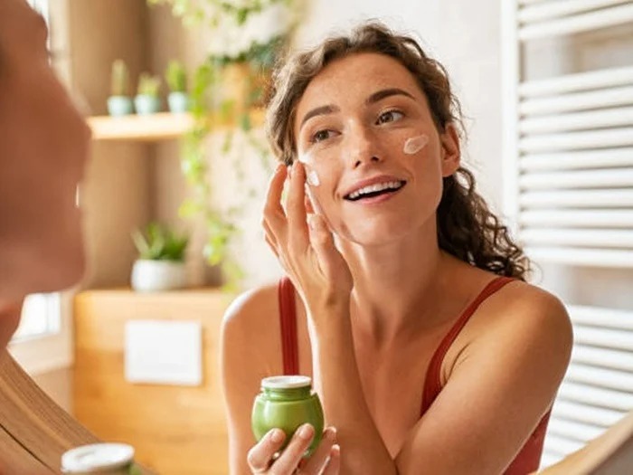 Masih Sering Bingung? Ternyata ini Perbedaan Day Cream dan Moisturizer