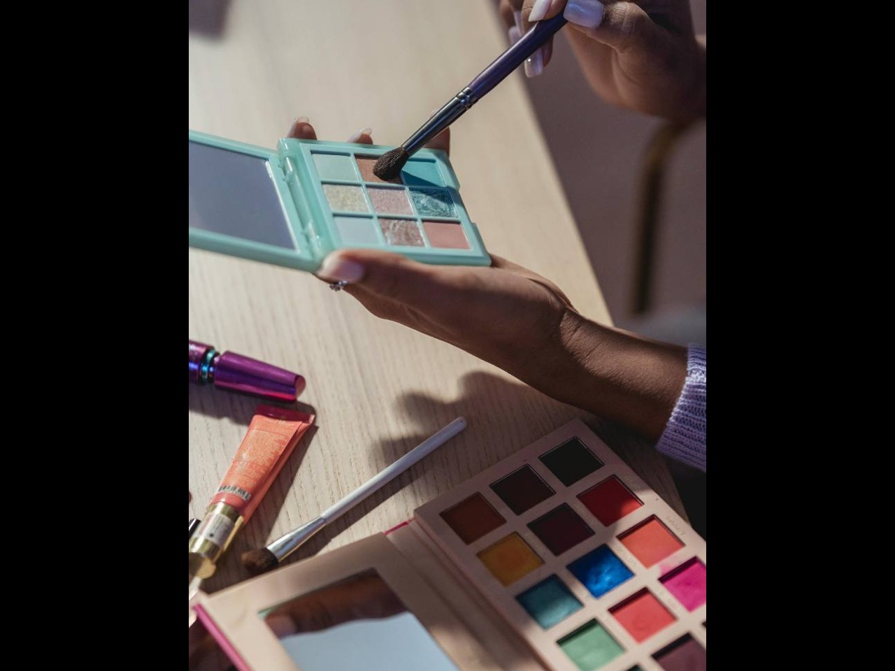 Makeup Bertekstur Powder juga Bisa Jamuran, yuk Cegah dengan Tips