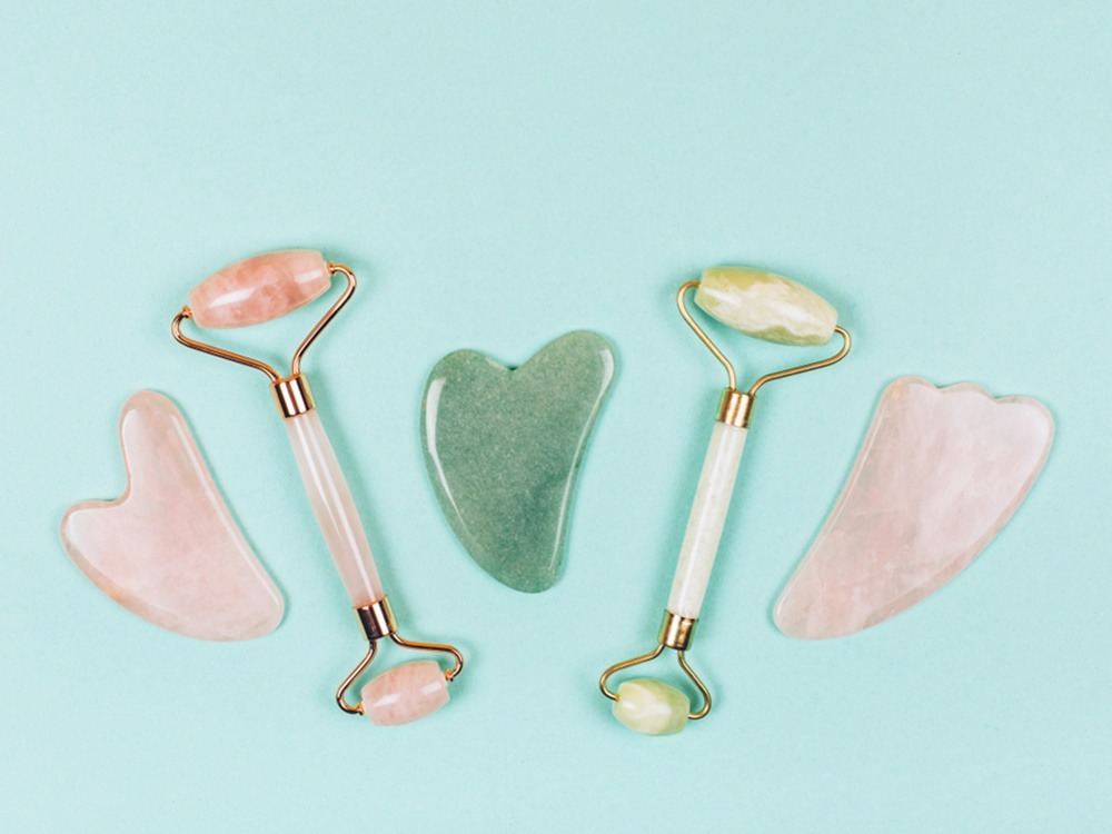 Sudah Tahu Belum? Ternyata Ini Perbedaan Jade Roller dan Gua Sha - Beauty Journal
