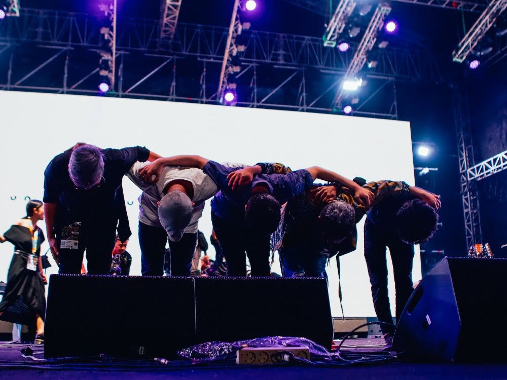 sederet-momen-reuni-musisi-di-synchronize-fest-2022