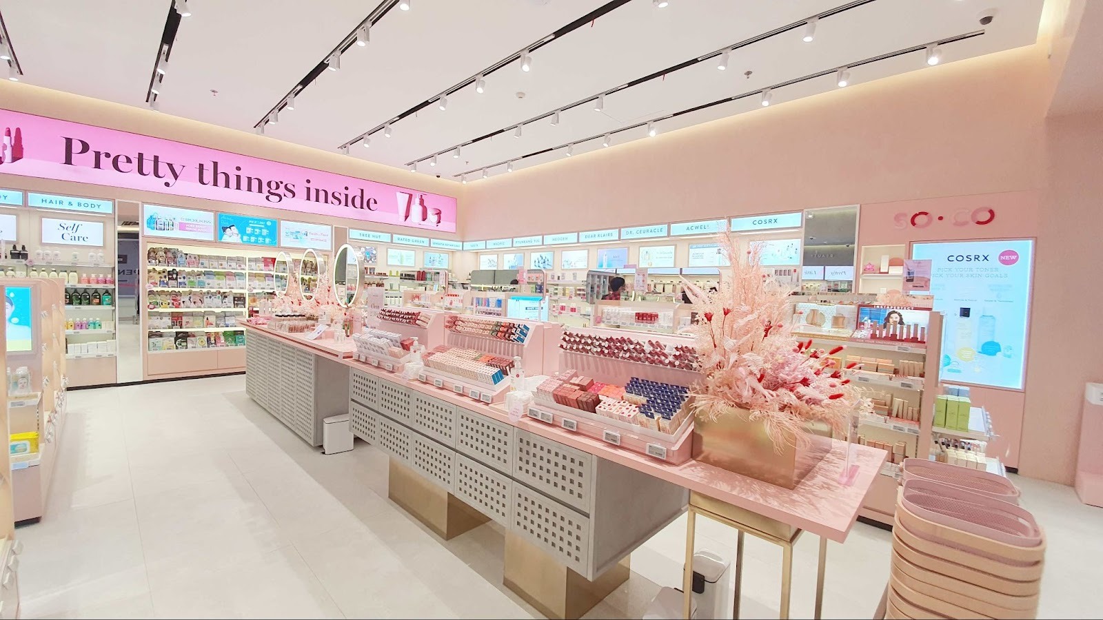 Alasan Berkunjung ke Sociolla Store