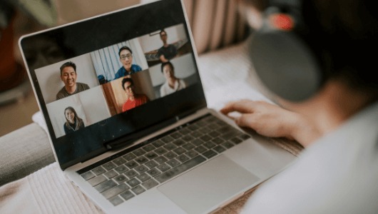 Belajar bahasa isyarat online