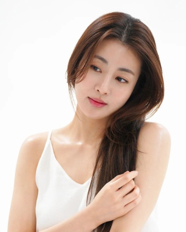 Pesona Kecantikan Kang So-ra